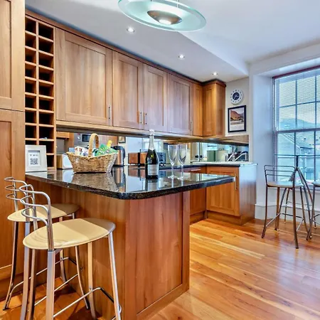 2 Bed In Oc-88746 Apartment