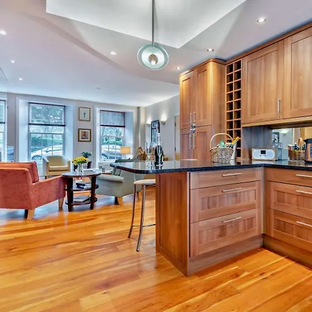 Apartment 2 Bed In Oc-88746