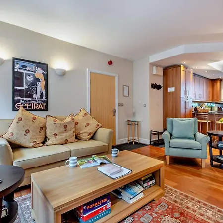 Apartment 2 Bed In Oc-88746 *