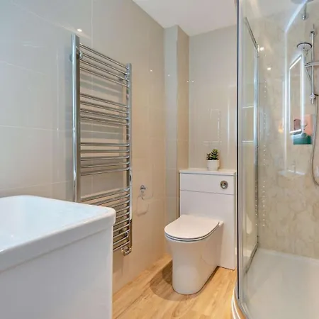 2 Bed In Oc-88746 *